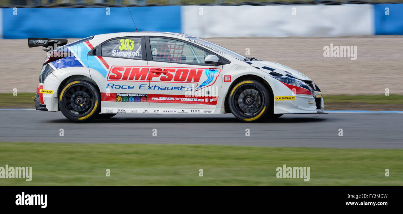 Matt Simpson Dunlop MSA British Touring Car Championship, Donington Park 2016 Banque D'Images