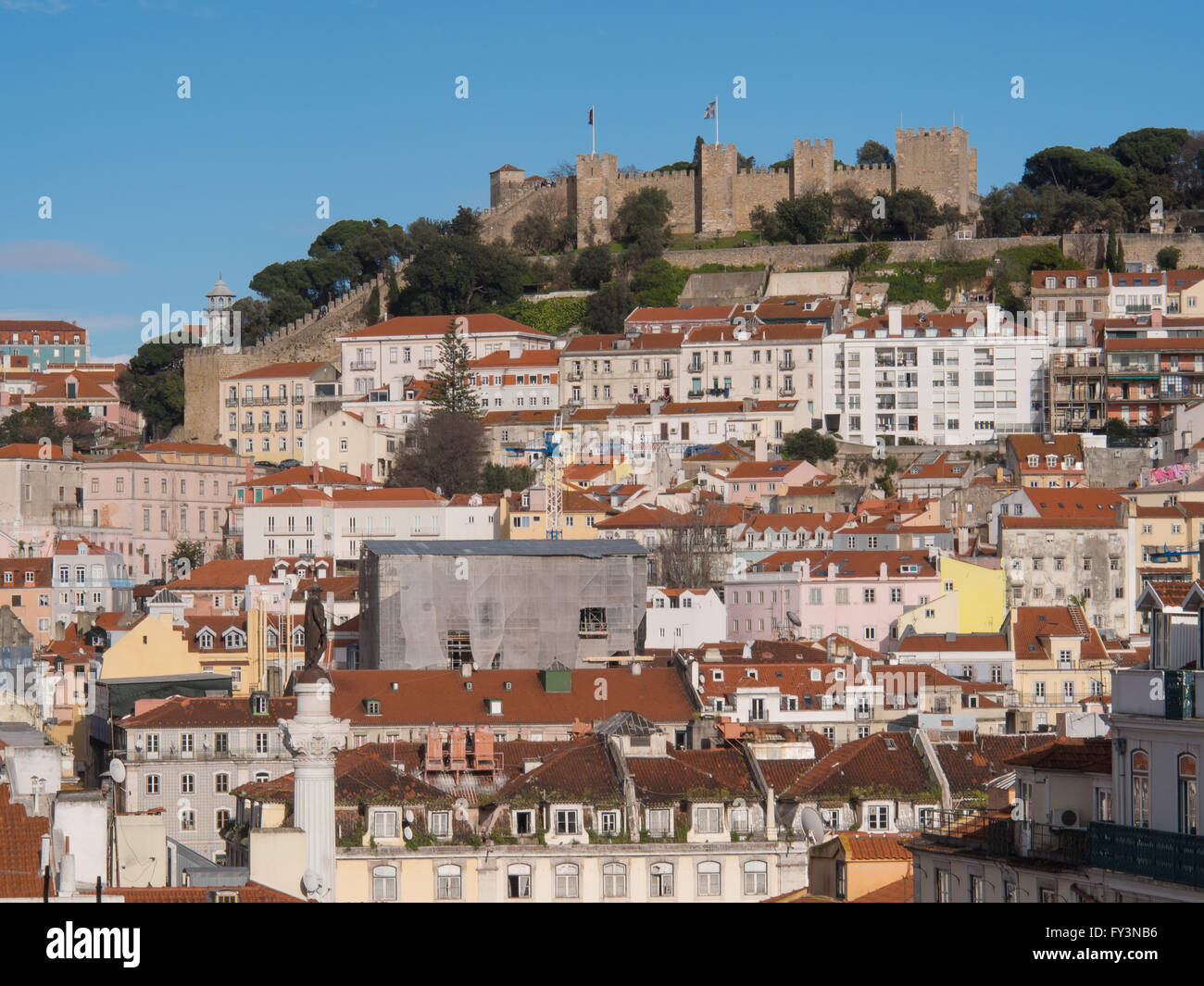 Vue de la ville de Lisbonne. Le château de Sao Jorge, Alfama, Mouraria Banque D'Images
