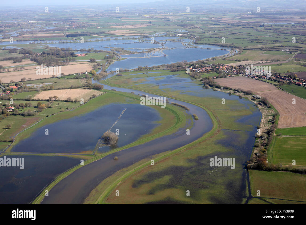 Vue aérienne de l'inondation sur la rivière Derwent, dans le Yorkshire, UK Banque D'Images