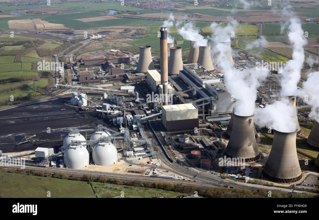Vue aérienne de Drax Power Station, y compris la nouvelle centrale à biomasse, Yorkshire, UK Banque D'Images