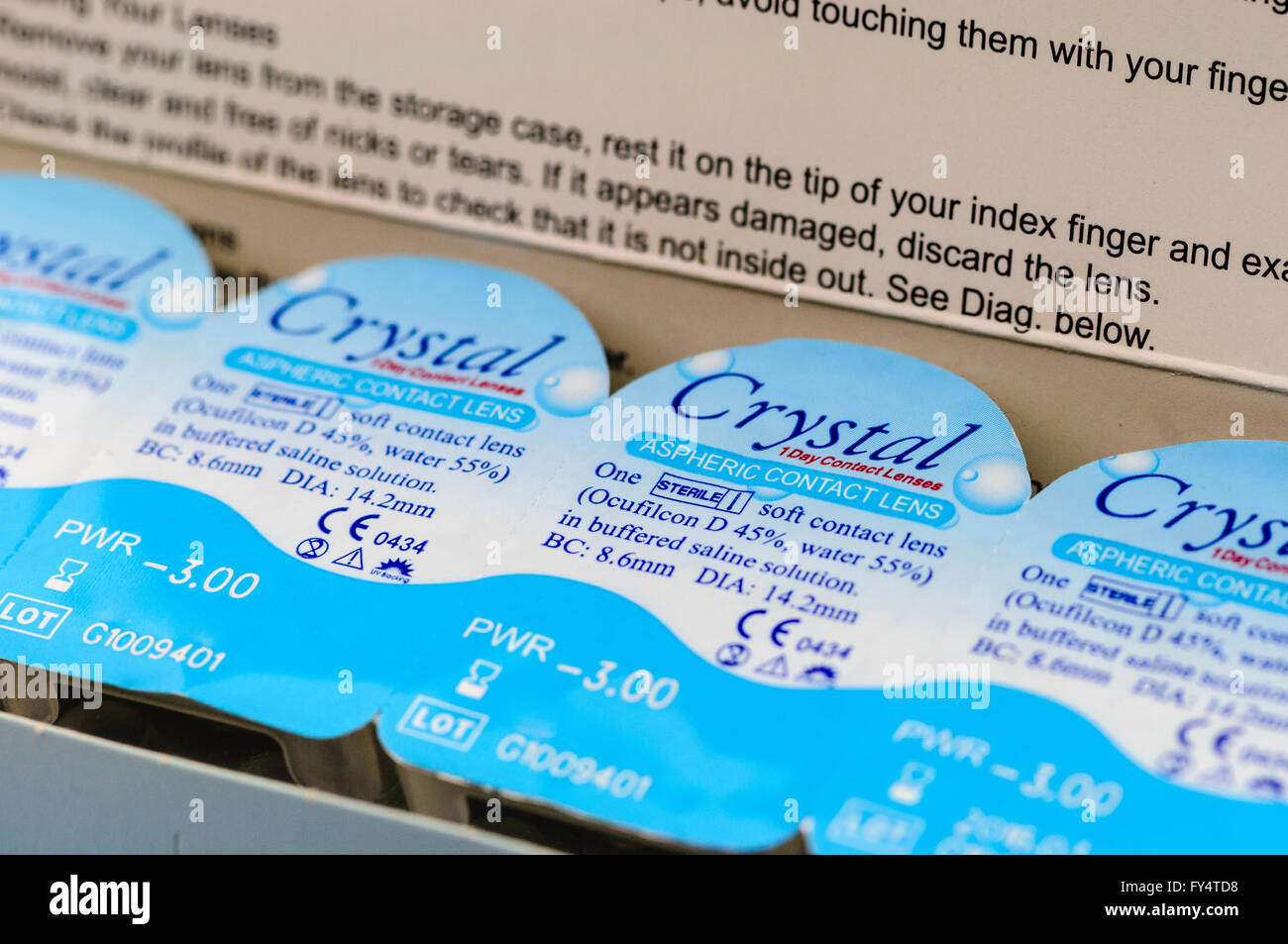 Une boîte de Crystal 1 jours de lentilles de contact Banque D'Images