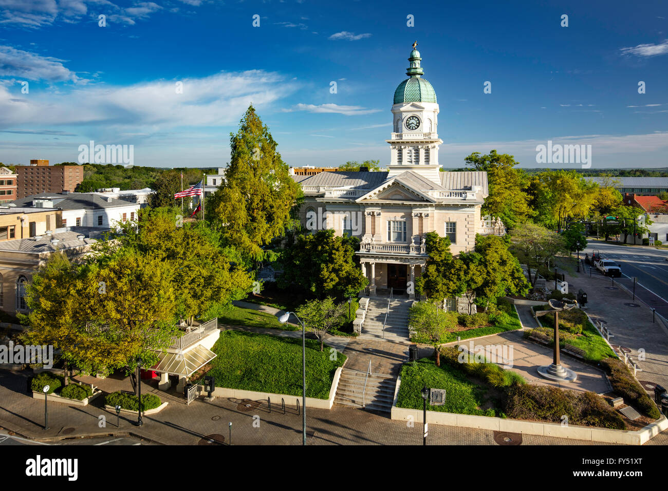 Tôt le matin, vue sur la ville et l'hôtel de ville d'Athènes, Géorgie, USA Banque D'Images