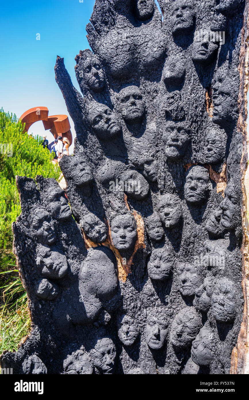 Sculpture de la mer 2015, exposition d'art annuelle open air le long de la promenade côtière entre Tamarama et Bondi, Sydney, Australie Banque D'Images