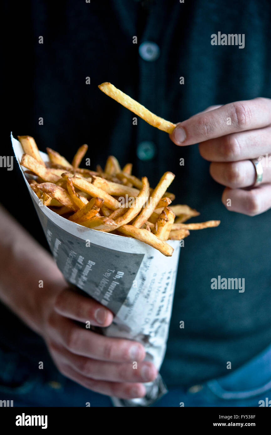 Frites dans un cône Banque D'Images