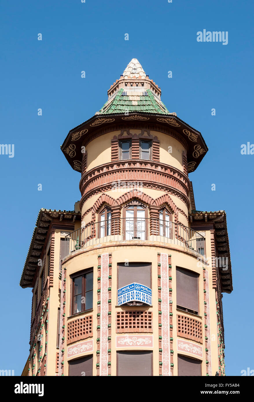 Maison de style Art nouveau sur le coin de la calle Sagasta et Herreria del Rey rue, Malaga, Espagne Banque D'Images