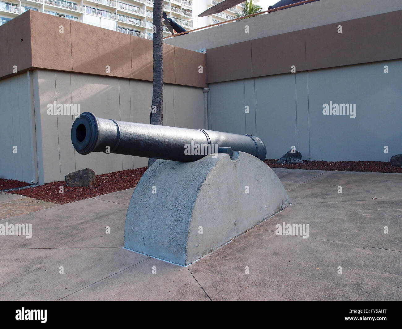 Sur l'affichage à Cannon monarchie le Musée de l'armée à Waikiki. Le canon a été l'un d'une batterie de douze canons placés sur Cr Punchbowl Banque D'Images