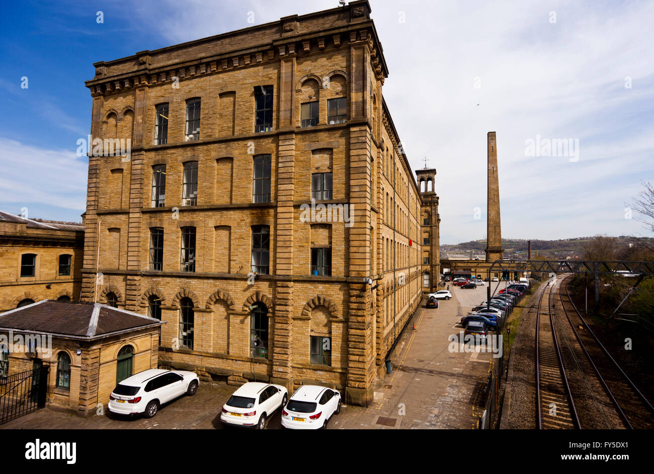 Moulin à sel, construit par Titus Salt au centre de Saltaire, le village modèle il a créé près de Bradford, West Yorkshire, Angleterre Banque D'Images