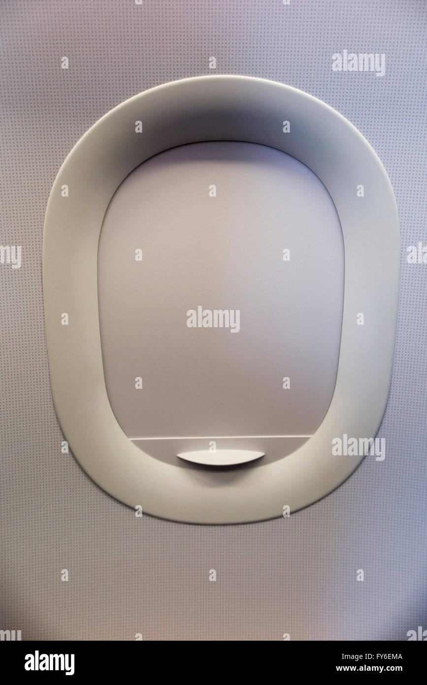 Fenêtre sur un Airbus A319 avec l'AVEUGLE / ombre / obturateur fermé / arrêt abaissée. Banque D'Images