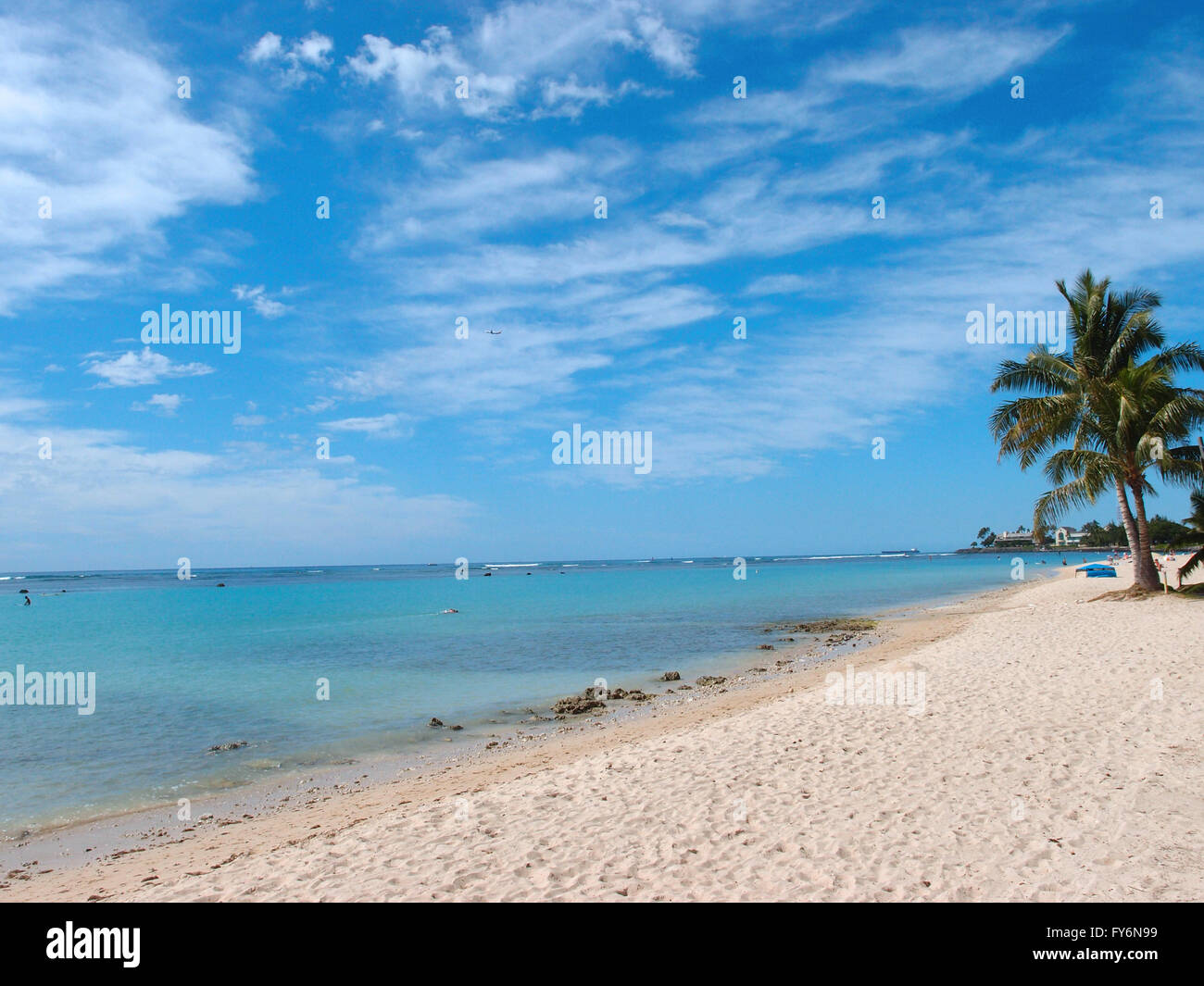 Ala Moana Beach sur une belle journée à Oahu, Hawaii. Banque D'Images