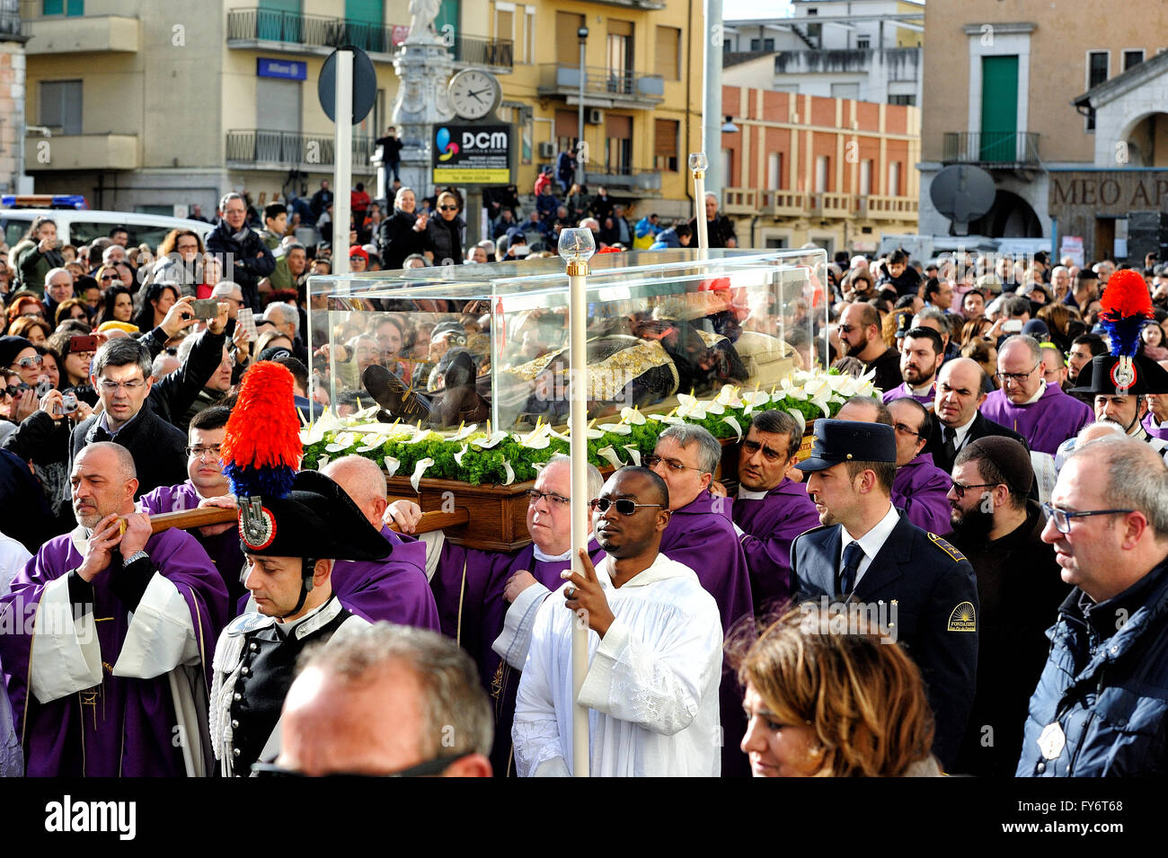 Italie Benevento - San Pio embrasse sa terre- San Pio à la Cathédrale où il a reçu l'ordination sacerdotale Banque D'Images