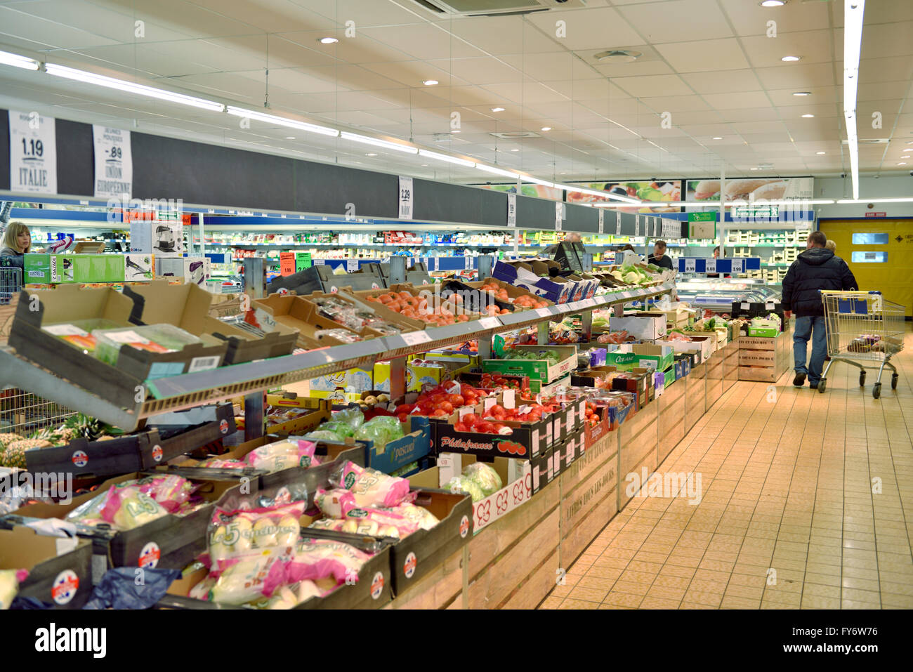 À l'intérieur du magasin Lidl Banque D'Images