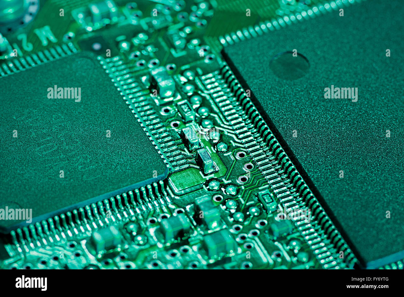 Ordinateur avec la puce de silicium des circuits. Banque D'Images