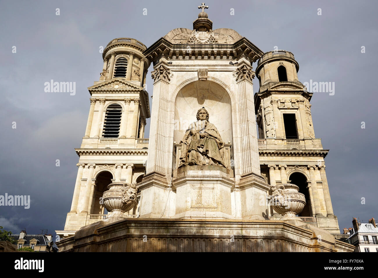 Fontaine des Quatre Évêques en place Saint-Sulpice, St allemand des prés, Paris, France Banque D'Images