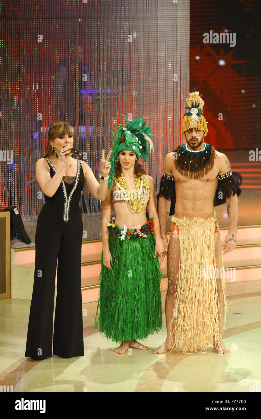 Michele Morrone Danse Avec Les Stars Michele morrone and ekaterina vaganova Banque de photographies et d'images  à haute résolution - Alamy