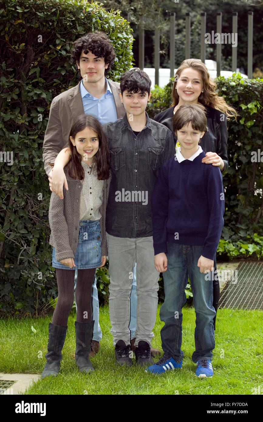 Photocall de "Comment est-ce que vous avez tort" à Rome en vedette : Giuseppe Spata, Lucy Chère Miriam Guaiana, Sofia Mcrae, Teo Joseph Caprio Où : Rome, Italie Quand : 16 Mar 2016 Crédit : IPA/WENN.com **Uniquement disponible pour publication au Royaume-Uni, USA, Allemagne, Autriche, Suisse Banque D'Images