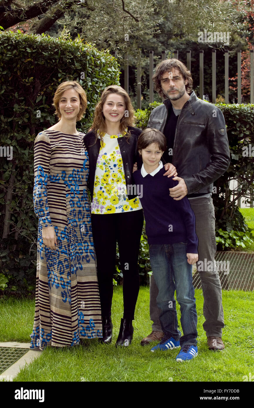 Photocall de "Comment est-ce que vous avez tort" à Rome en vedette : Francesca Inaudi, Sofia Mcrae, Teo Caprio Achille, Daniele Pecci Où : Rome, Italie Quand : 16 Mar 2016 Crédit : IPA/WENN.com **Uniquement disponible pour publication au Royaume-Uni, USA, Allemagne, Autriche, Suisse** Banque D'Images