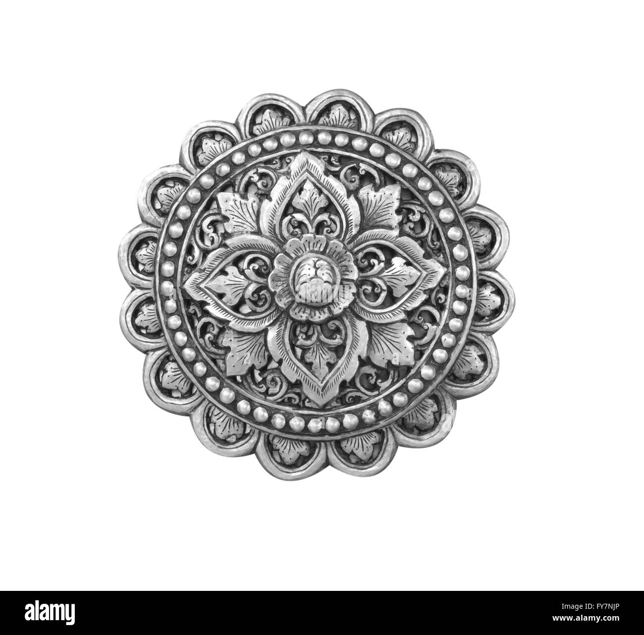 Floral fond argent noir sculpté isolé sur fond blanc. Banque D'Images