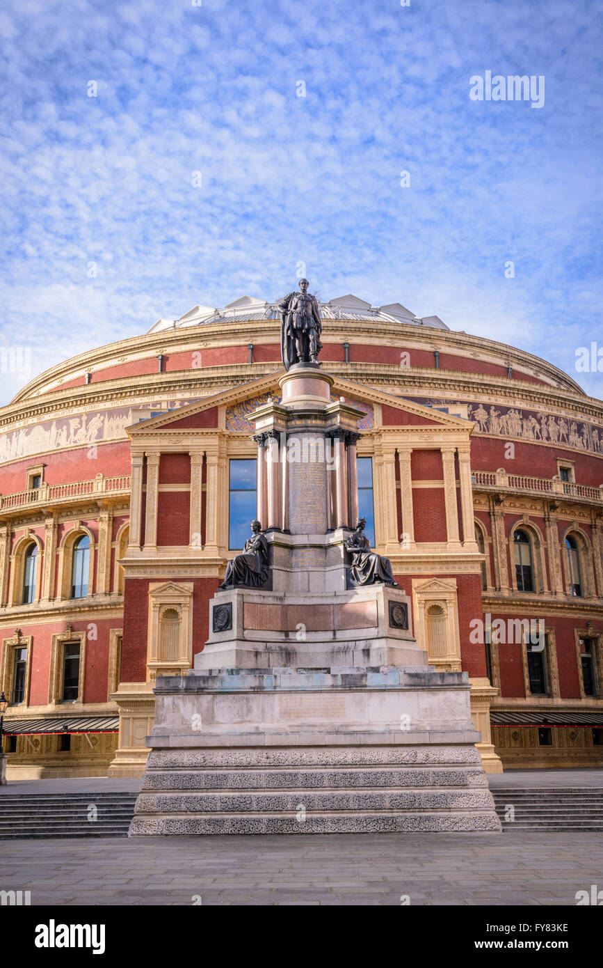 Albert Hall ouvert en 1871 avec une capacité de jusqu'à 5 272 places pour les concerts de musique pop et classique, opéra, ballet, des cérémonies de remise de prix Banque D'Images