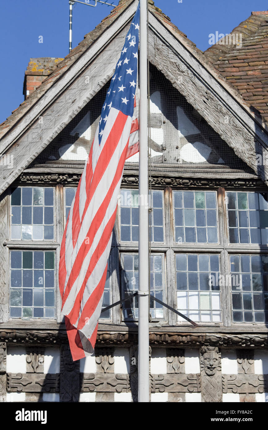 Hospice avec les États-Unis d'Amérique Drapeaux étendus dehors Banque D'Images