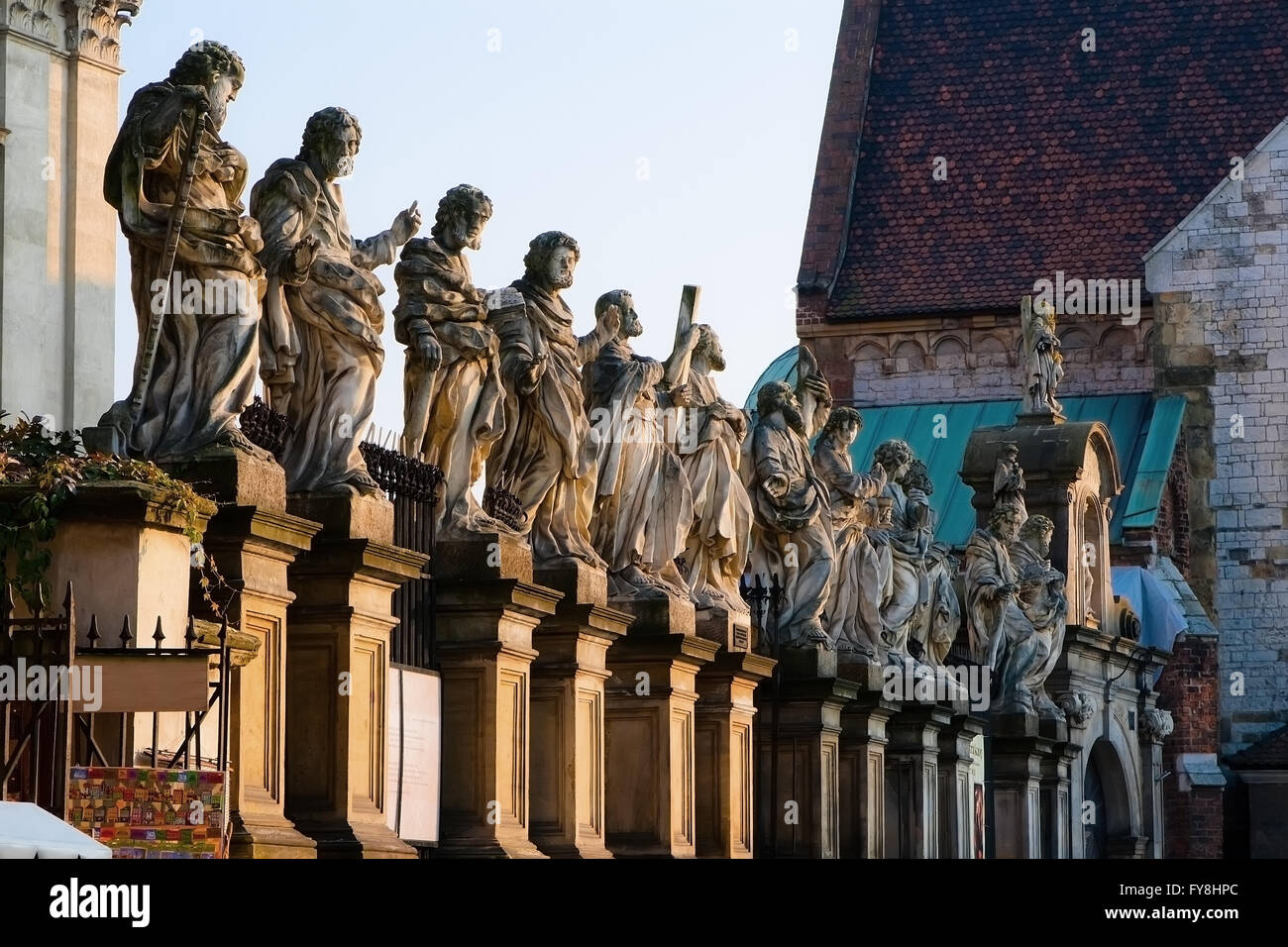 Statue de l'Église Saints Pierre et Paul à Cracovie, Pologne Banque D'Images