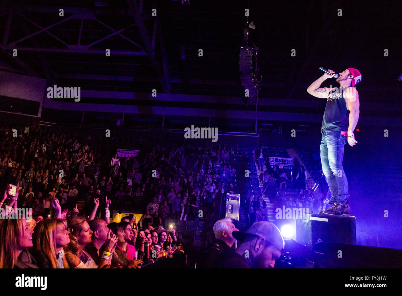 Kip Moore durant son Wild Ones @ Centre d'Abbotsford à Abbotsford, en Colombie-Britannique le 20 février 2016 Banque D'Images