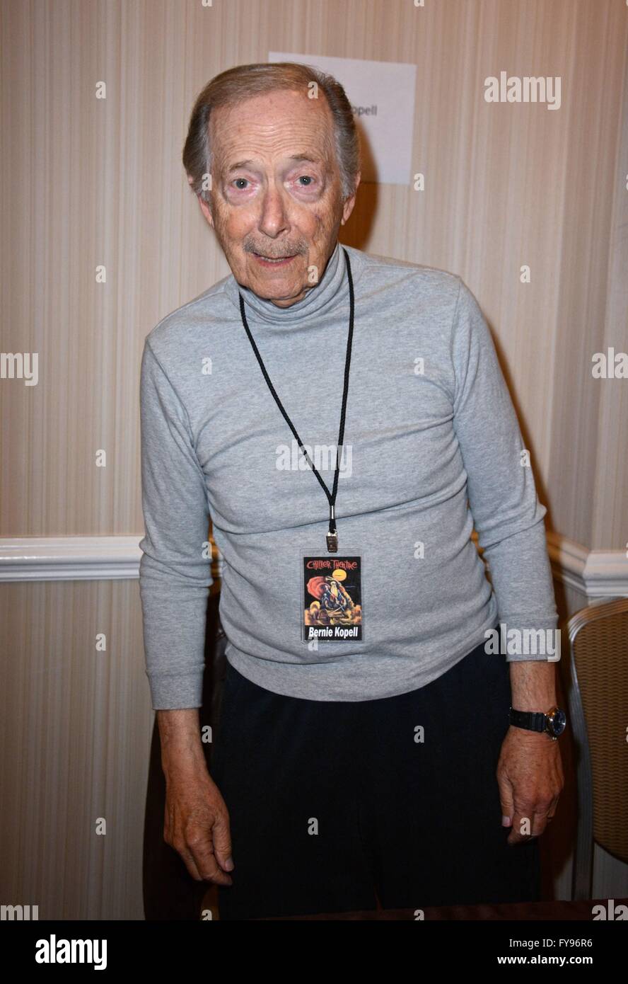 Parsippany, NJ, USA. Apr 23, 2016. Bernie Kopell présents pour Chiller Theatre Toy, Modèle et Film Expo, l'établissement Sheraton Parsippany, Parsippany, NJ, le 23 avril 2016. Credit : Derek Storm/Everett Collection/Alamy Live News Banque D'Images