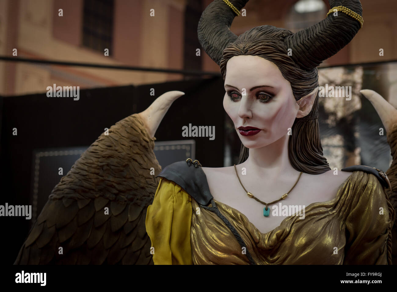 Statue au gâteau comestibles maléfique International - Les Sugarcraft, la décoration de gâteau à pâte et le Show à Londres Banque D'Images