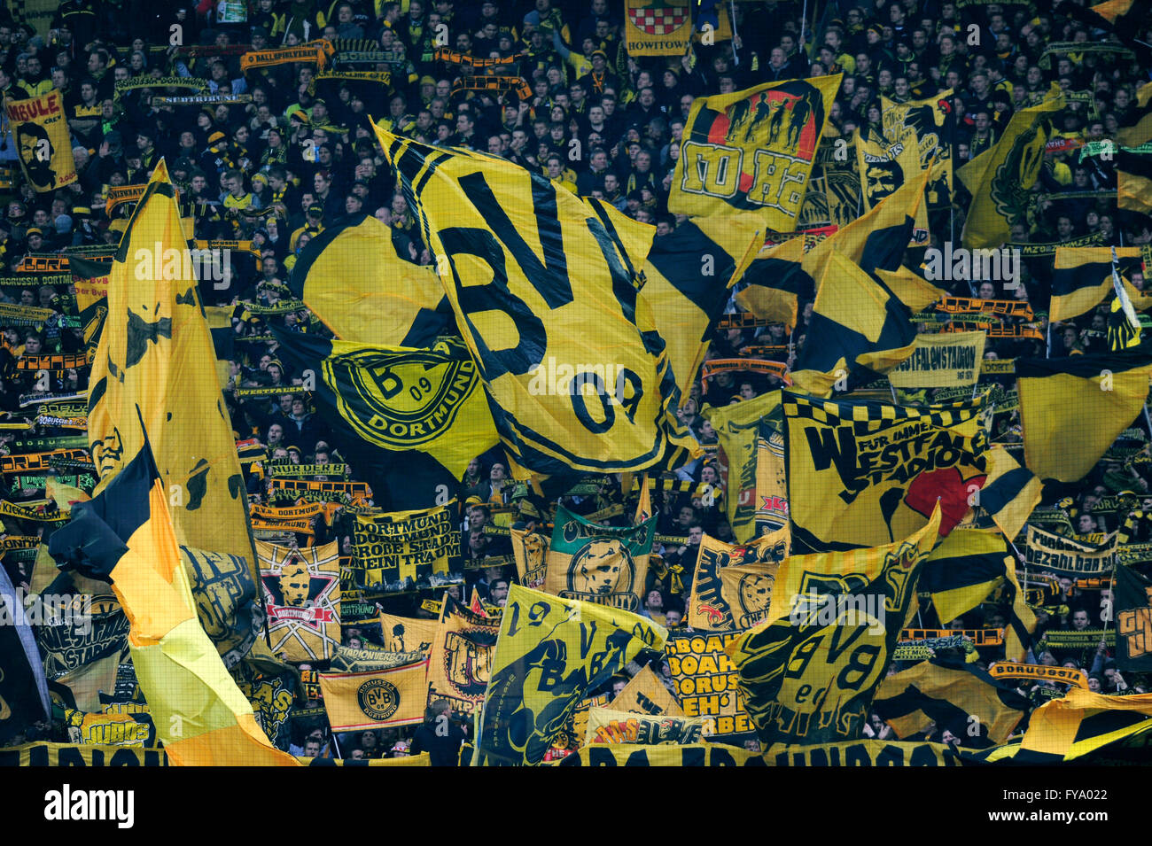 BVB mer de ​​Flags sur la tribune sud, Borussia Dortmund - FC Augsburg 2 : 2, Dortmund, Rhénanie du Nord-Westphalie, Allemagne Banque D'Images