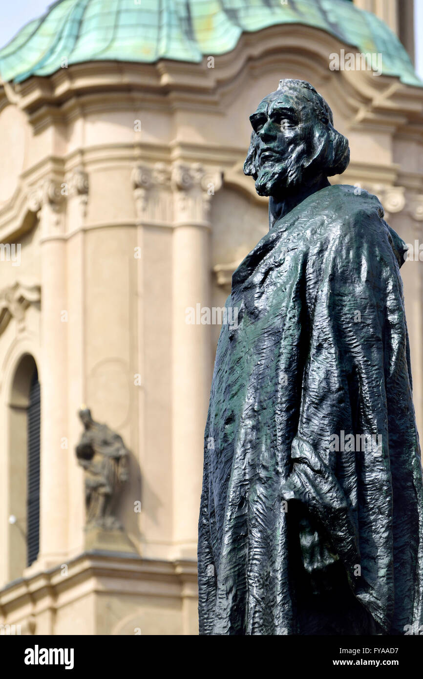 Prague, République tchèque. Mémorial de Jan Hus (1915 : Ladislav Šaloun) Place de la vieille ville, commémorant le 500e anniversaire de sa mort Banque D'Images