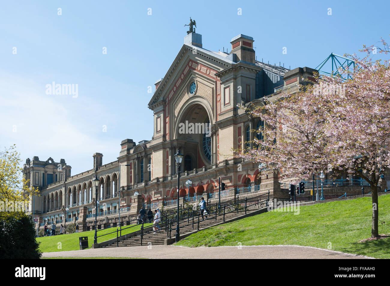 Alexandra Palace au printemps, Alexandra Park, London Borough of Haringey, Greater London, Angleterre, Royaume-Uni Banque D'Images