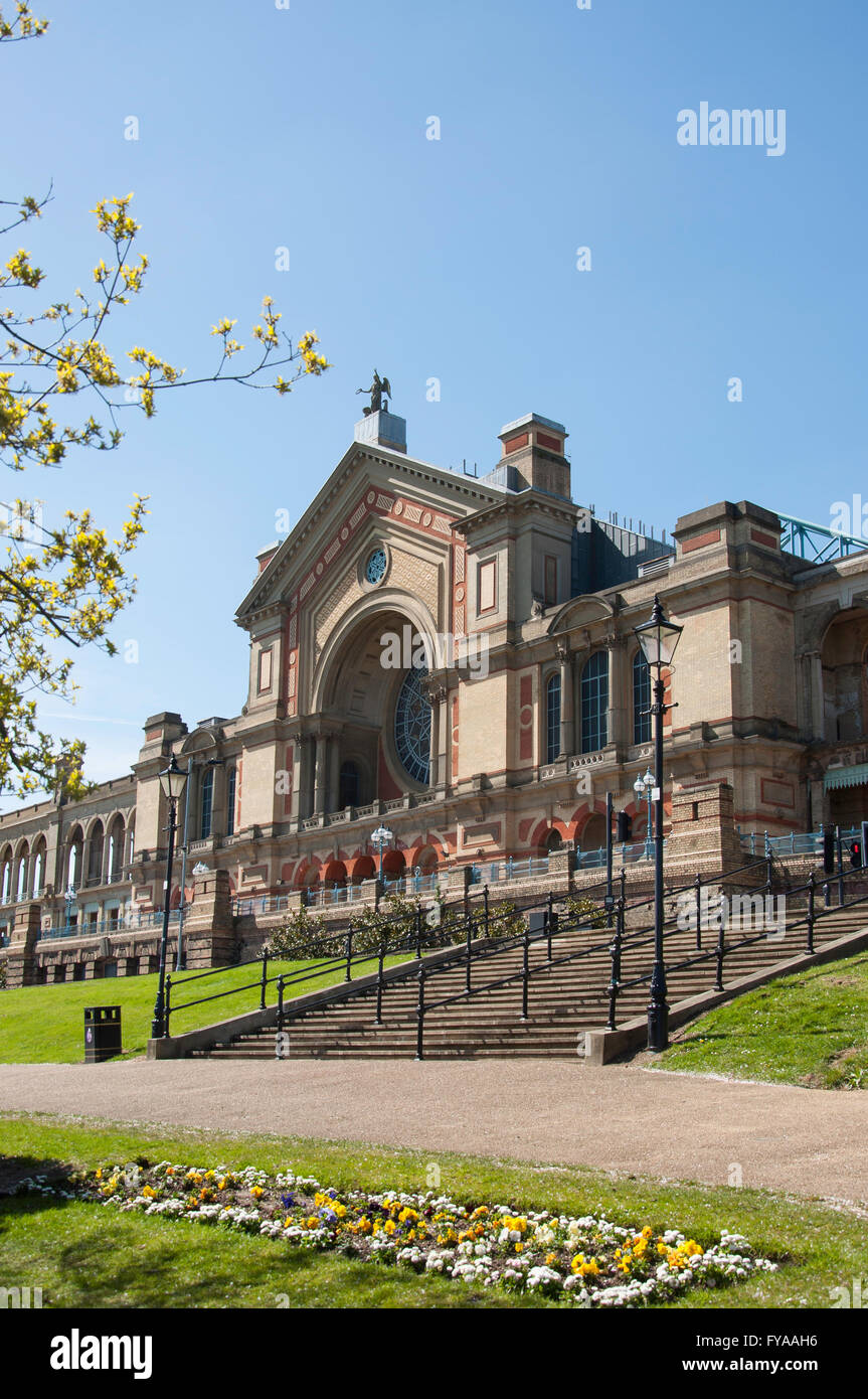 Alexandra Palace au printemps, Alexandra Park, London Borough of Haringey, Greater London, Angleterre, Royaume-Uni Banque D'Images