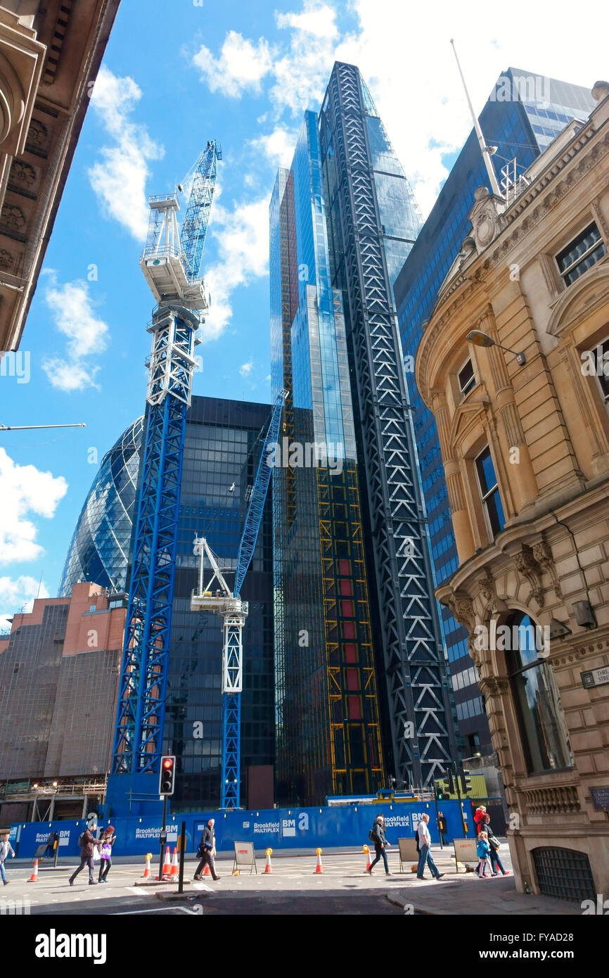 Ville de Londres vue de Threadneedle Street de chantier pour un autre tour de nouveau dans le quartier financier, England, UK Banque D'Images