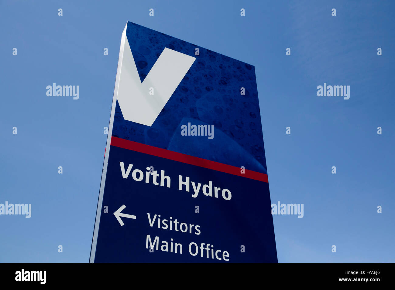 Un logo affiche à l'extérieur du siège de Voith Hydro à York, Pennsylvanie le 17 avril 2016. Banque D'Images