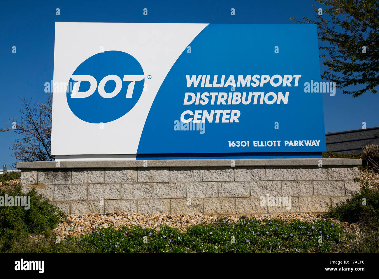 Un logo affiche à l'extérieur d'un établissement occupé par Dot Foods, Inc., dans la région de Williamsport, Maryland le 17 avril 2016. Banque D'Images