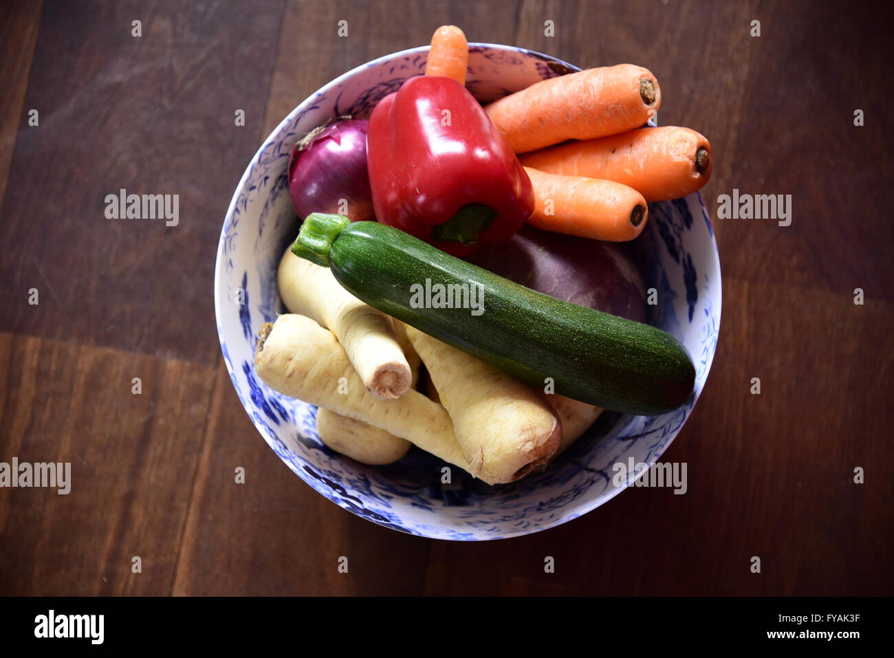 Bol avec légumes Banque D'Images