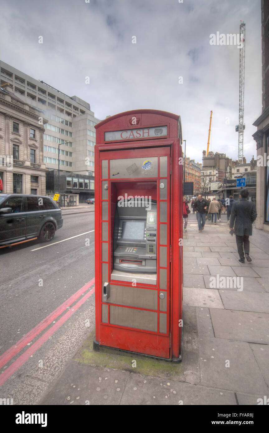 Distributeur automatique de boîte de téléphone téléphone converti fort Londres Banque D'Images