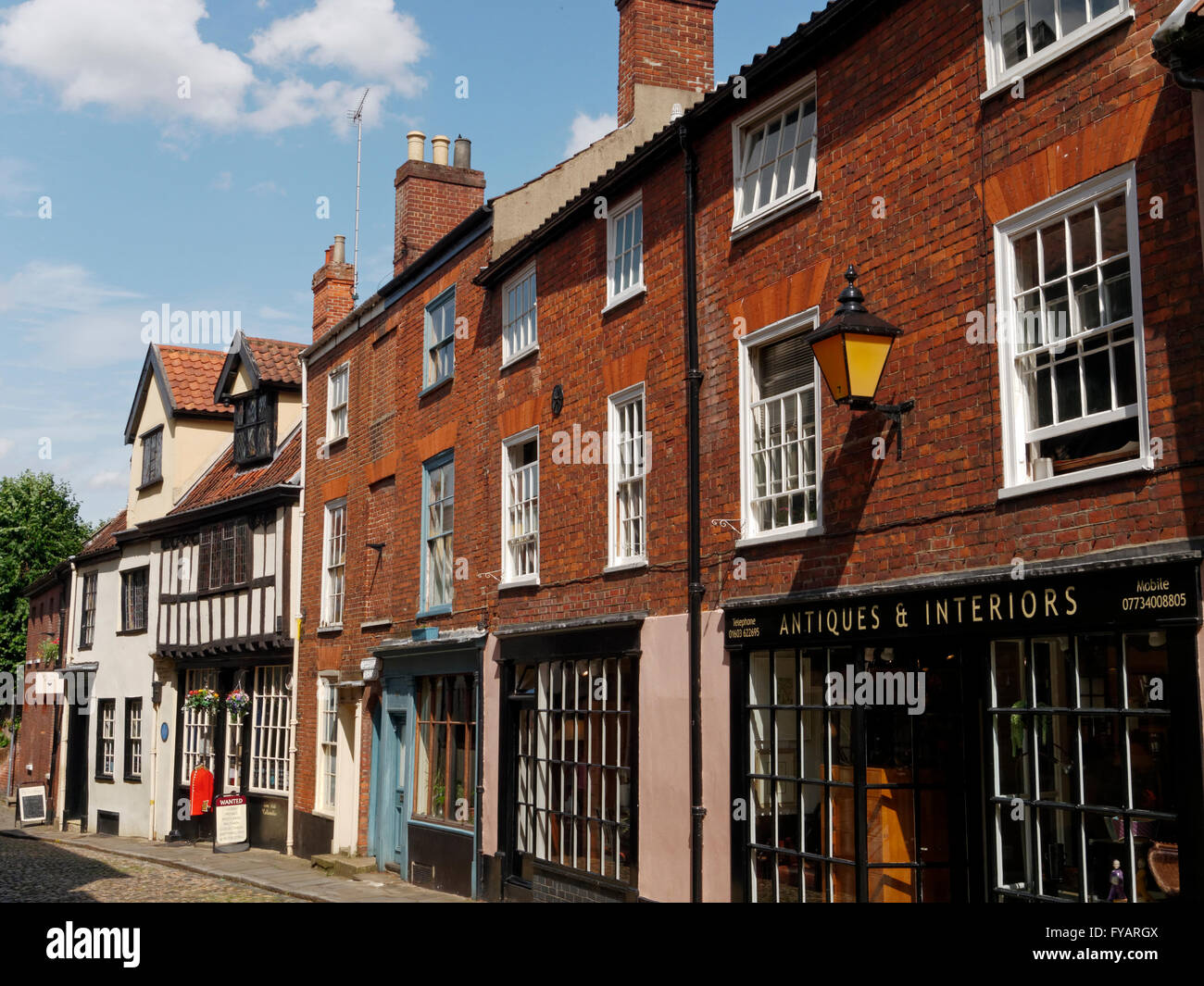 La cité médiévale de la rue Elm Hill, à Norwich, Norfolk, Angleterre Banque D'Images