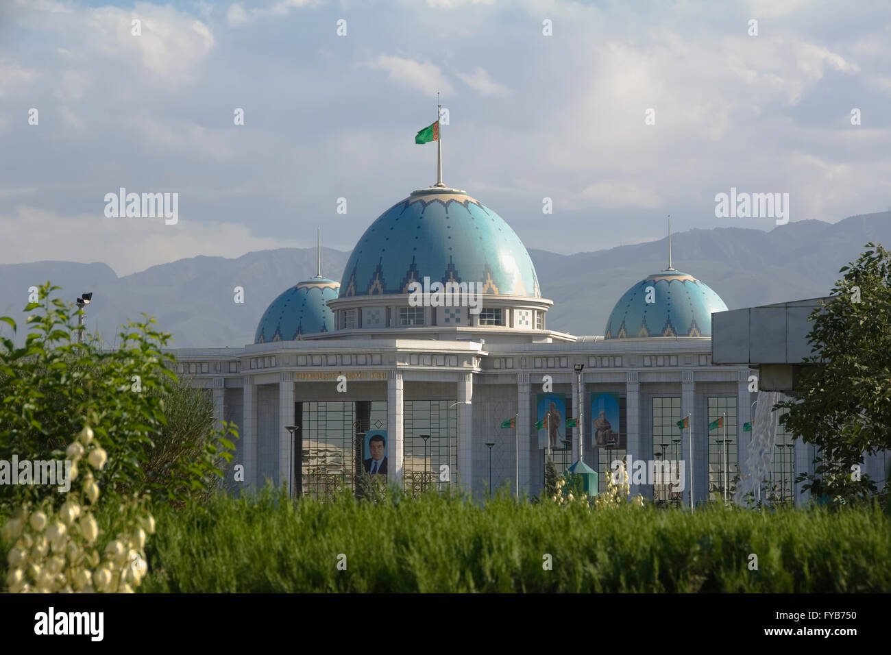 Palais du gouvernement, Ashgabat, Turkménistan Banque D'Images