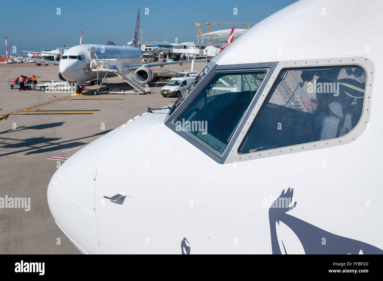 Avion sur tarmac de l'aéroport de Sydney Kingsford Smith, Mascot, Sydney, New South Wales, Australia Banque D'Images