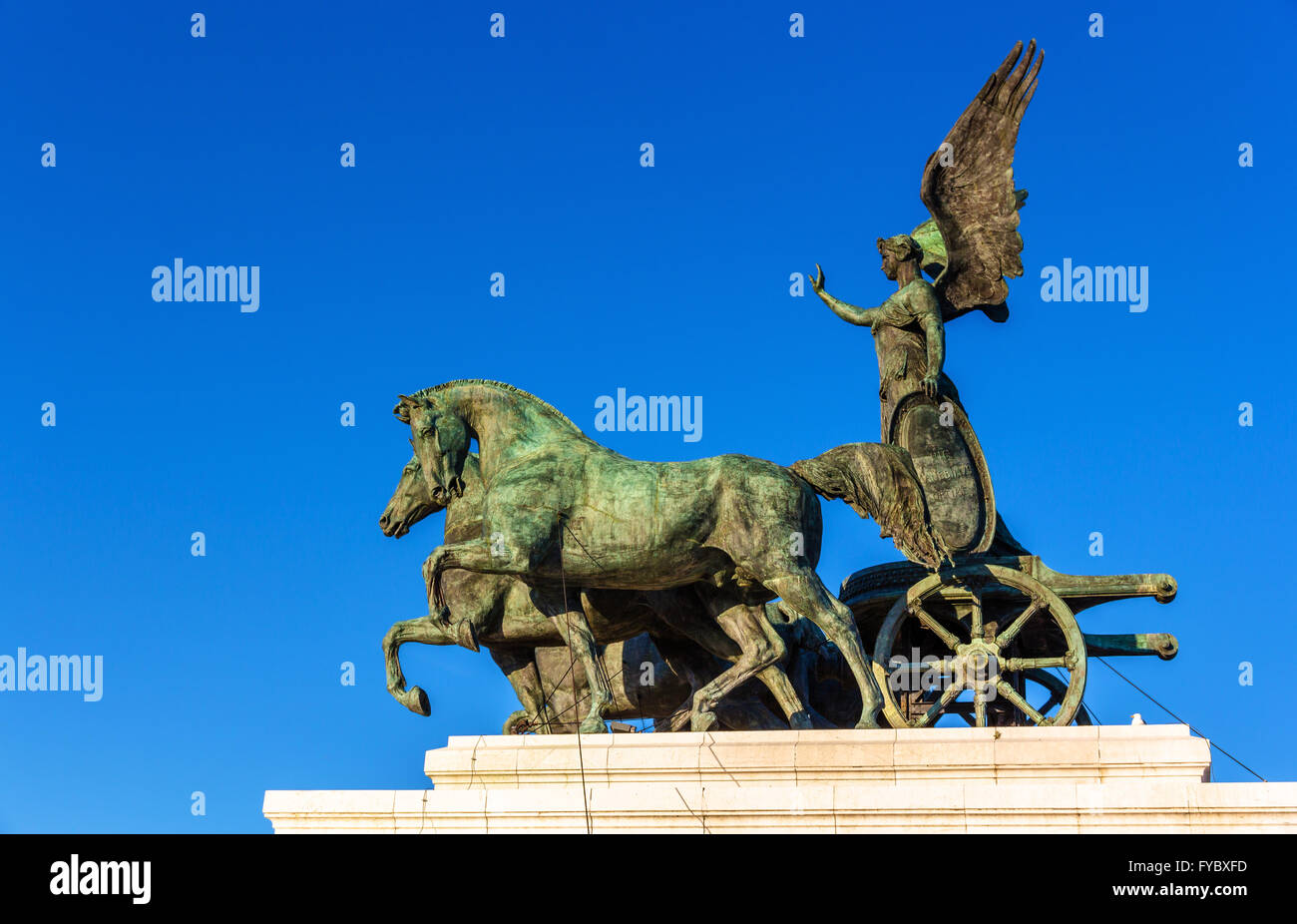 Statue de la déesse Victoria le monument de Vittorio Emanuele II à Rome Banque D'Images