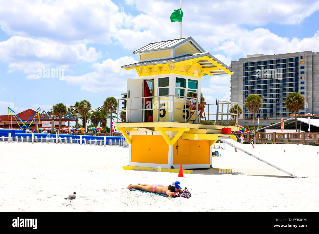 Lifeguard tower numéro cinq sur la plage de Clearwater en Floride, ont voté la plage numéro un en Amérique Banque D'Images