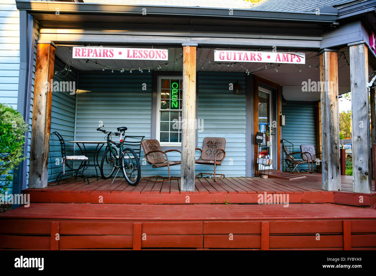 Fanny's House of Music guitar store dans l'Est de Nashville Banque D'Images
