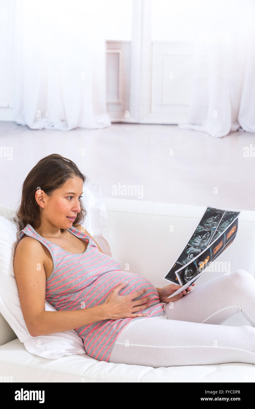 Femme enceinte, l'échographie Banque D'Images