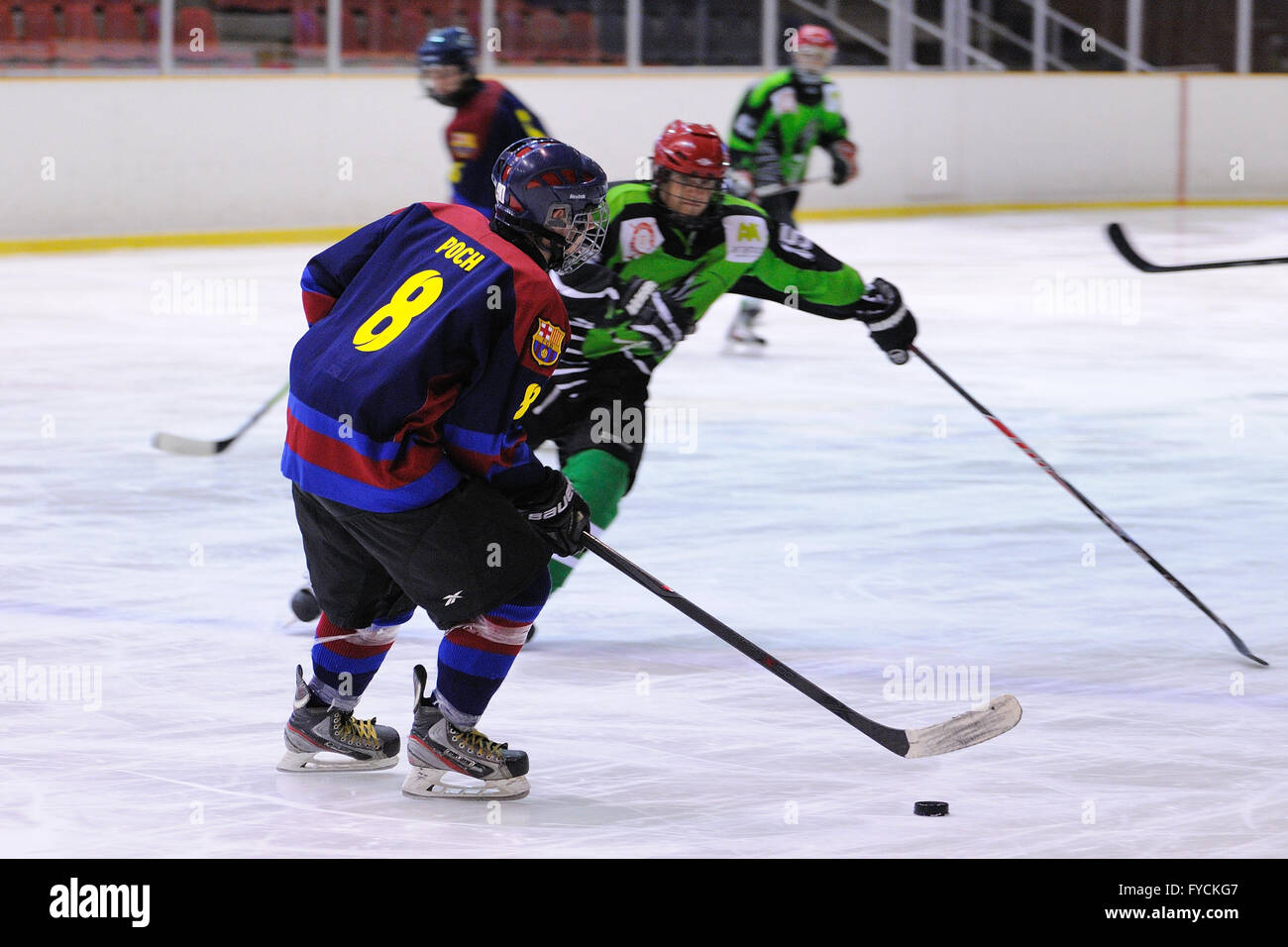 BARCELONA - 11 mai : Les joueurs en action dans la finale de hockey sur glace de la Copa del Rey (Coupe d'Espagne). Banque D'Images