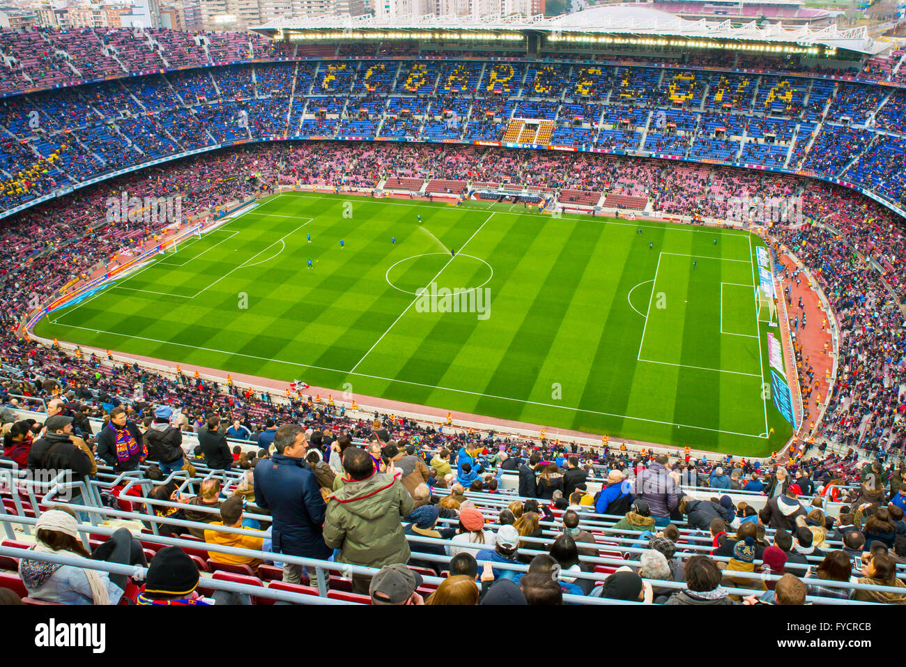 Barcelone - Dec 21 : une vue générale du Camp Nou Stadium dans le match de football entre Futbol Club Barcelona et Malaga. Banque D'Images