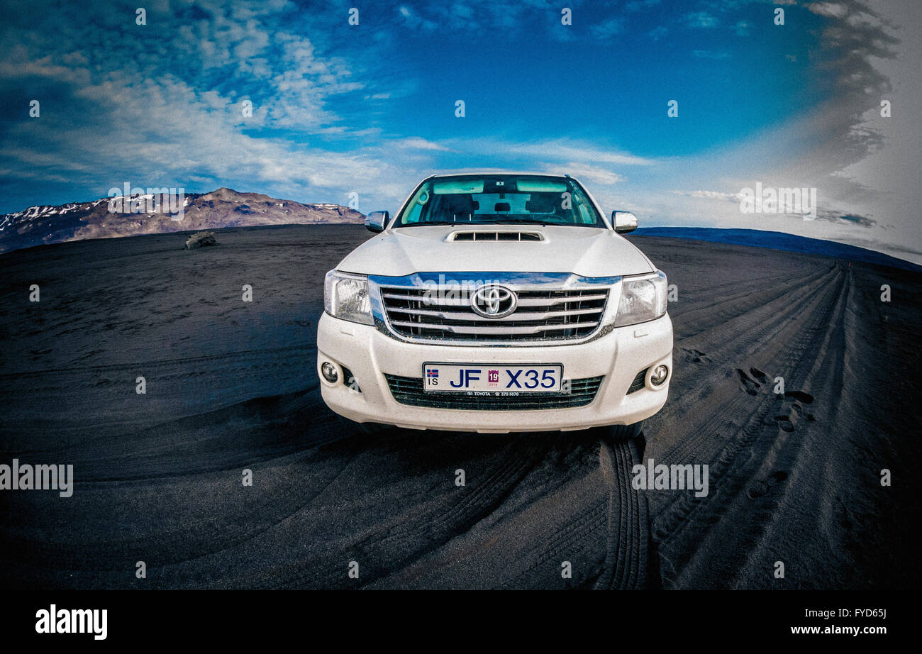 Toyota hilux desert Banque de photographies et d’images à haute ...