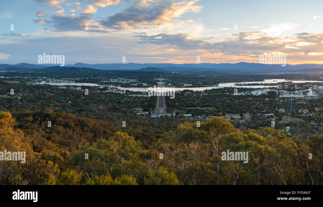 Coucher du soleil sur Canberra du Mont Ainslie Banque D'Images