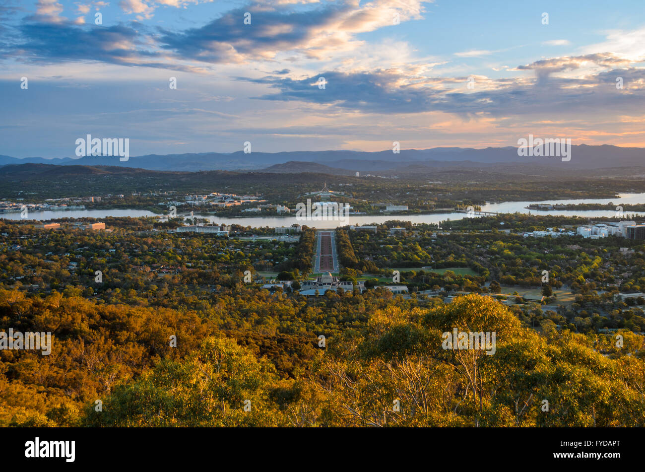 Coucher du soleil sur Canberra du Mont Ainslie Banque D'Images