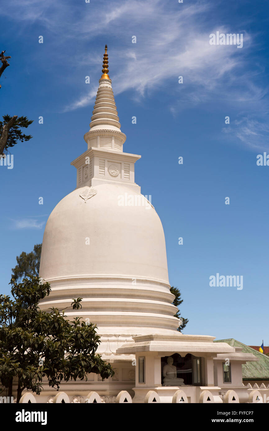 Sri Lanka, Nuwara Eliya, Centre Bouddhique international, nouveau stupa Banque D'Images