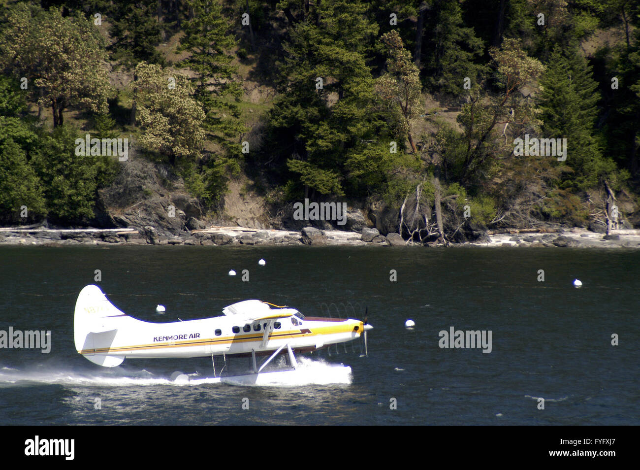 Avion décollant, Orcas Est., WA Banque D'Images